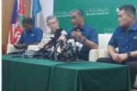Takiyuddin pada sidang media selepas Mesyuarat Tergempar Majlis Tertinggi PN di Pejabat Agung Pas pada malam Ahad.