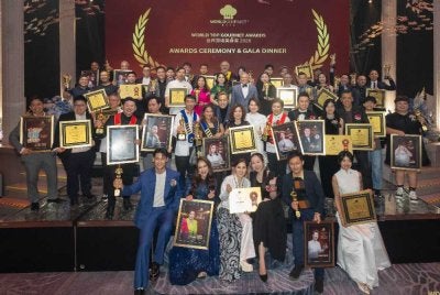 Sebahagian cef, jenama makanan dan minuman serta usahawan kulinari dari pelbagai negara yang menerima pengiktirafan pada Anugerah World Top Gourmet Kali Ke-8 2026
