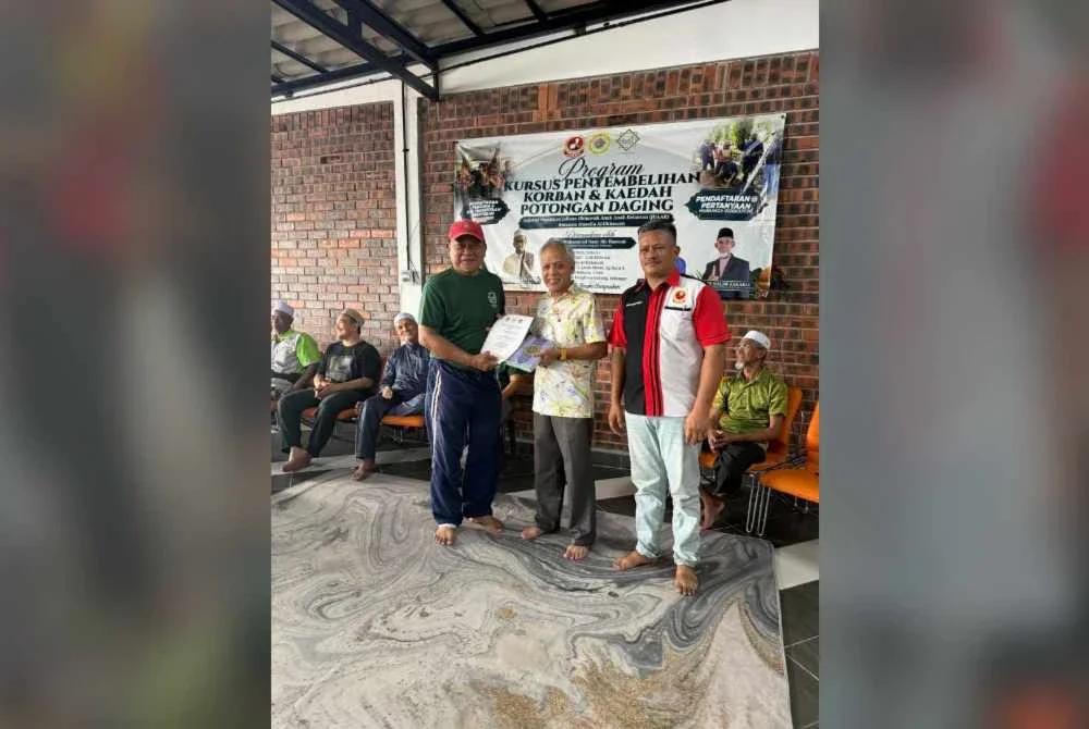 Muhammad Nasir merasmikan Kursus Penyembelihan Korban dan Kaedah Potongan Daging anjuran JUAAK di Telok Panglima Garang, Selangor pada Ahad.
