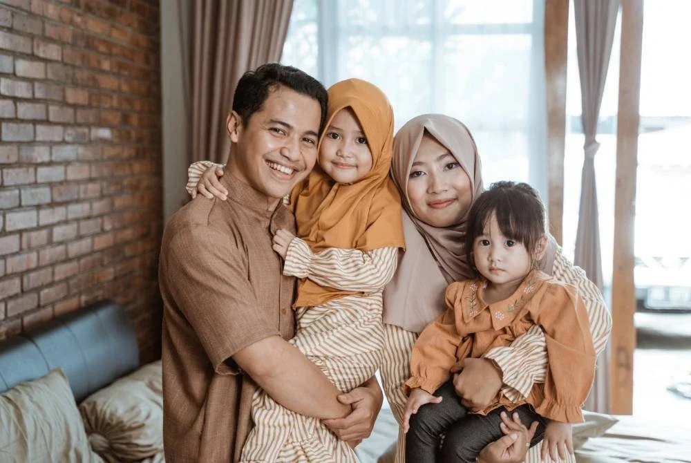 POLIGAMI itu sunnah namun jika tidak mampu berlaku adil, cukuplah dengan satu pasangan.