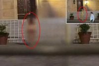 Tindakan tidak bermoral wanita itu mencetuskan kemarahan warganet. Foto: Agensi
