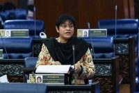 Menteri di Jabatan Perdana Menteri (Undang-Undang dan Reformasi Institusi) Datuk Seri Azalina Othman ketika menggulung perbahasan sempena Mesyuarat Ketiga, Penggal Kelima, Parlimen ke-15 di Bangunan Parlimen pada Isnin. - Bernama