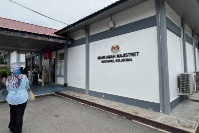 Mahkamah menjatuhkan hukuman denda RM2,000 atau penjara enam bulan jika gagal membayar denda berkenaan.