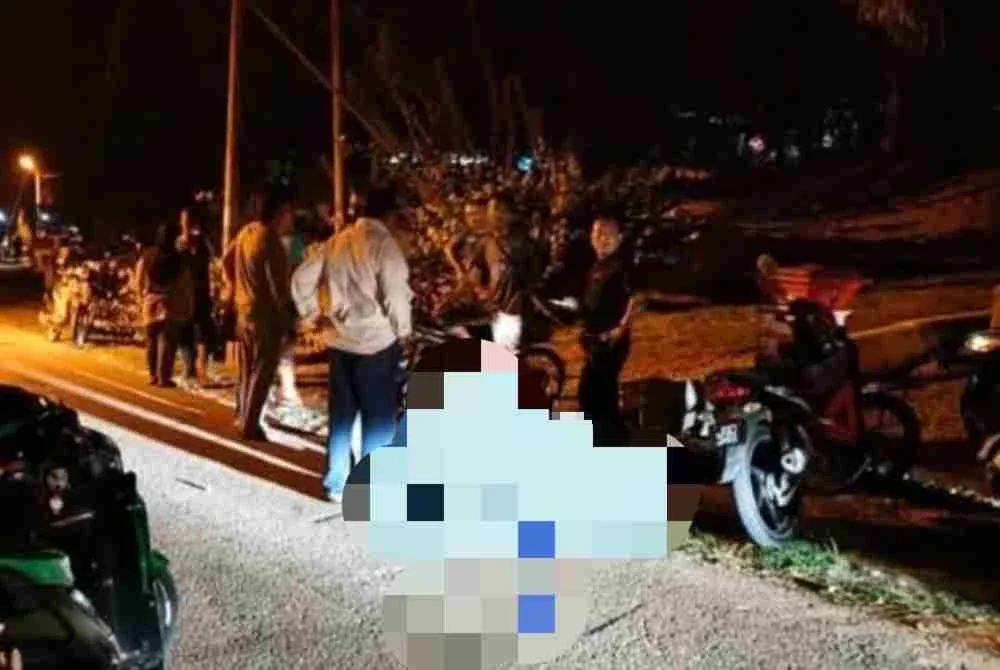 Suspek dilaporkan mengamuk di tepi jalan dan bersenjatakan dipercayai sebilah kapak, menyebabkan penduduk sekitar tidak berani mendekati lokasi kejadian.
