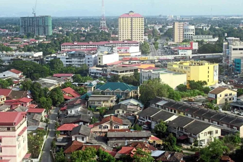 Selain meneroka sumber pertumbuhan baharu, Kelantan perlu terus memperkukuh sektor ekonomi yang mempunyai hubungan langsung dengan perusahaan dan masyarakat setempat.