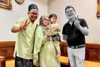 Azly berkongsi gambar keluarganya bersama mendiang.