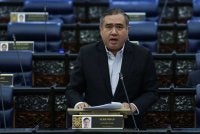 Anthony ketika menggulung perbahasan sempena Mesyuarat Ketiga, Penggal Kelima, Parlimen ke-15 di Bangunan Parlimen hari ini. Foto: Bernama 