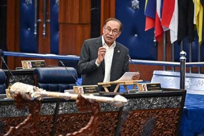Anwar ketika sesi Pertanyaan Perdana Menteri di Dewan Rakyat pada Selasa.