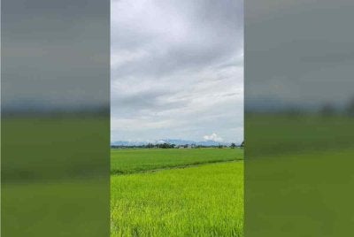 Tular gambar pemandangan Genting Highlands, Pahang yang boleh dilihat dari Sekinchan dan Tanjong Karang, Selangor.