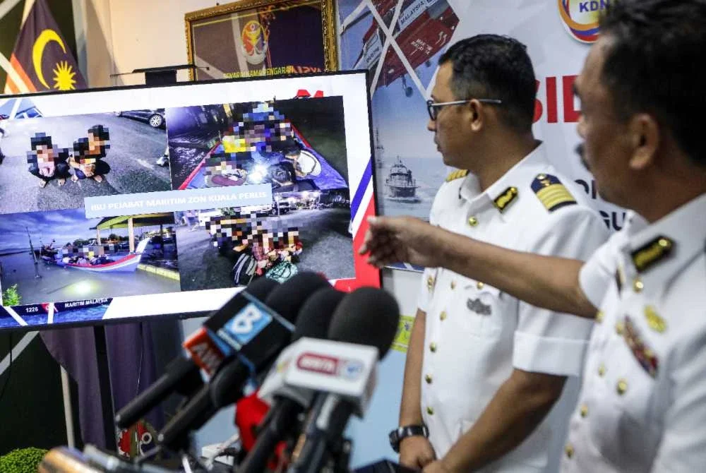 Romli bercakap pada sidang media di Pejabat Zon Maritim Kuala Perlis pada Rabu. Foto Bernama