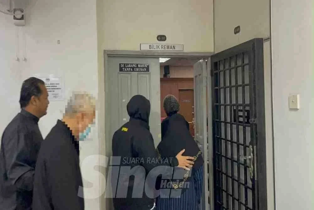 SPRM menahan lima individu termasuk dua pegawai agensi penguat kuasa persekutuan bagi membantu siasatan kes rasuah kira-kira RM1 juta.
