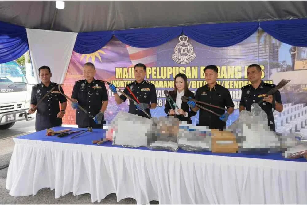 Minuman keras, rokok seludup antara 1,805 barang kes dilupuskan - Sinar ...