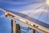 Program itu dianggarkan dapat mengurangkan bil elektrik isi rumah kira-kira AS$725 juta setahun secara keseluruhan.