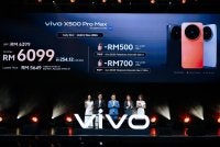 Pengarah Jenama vivo Malaysia, Justin He (dua dari kiri); Ketua Pegawai Eksekutif vivo Malaysia, Mike Xu (tengah) dan Pengurus Produk Kanan Kumpulan Perniagaan Komunikasi Tanpa Wayar MediaTek, Tracy Hsiao (dua dari kanan) ketika pelancaran vivo X500 Series di Zepp Kuala Lumpur pada Selasa. 