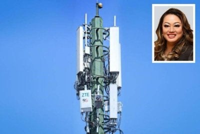 Lorela (gambar kecil) berkata, model dua rangkaian 5G di Malaysia memberi industri pembuatan lebih banyak pilihan teknologi bagi menangani cabaran pengeluaran. Foto: Bernama