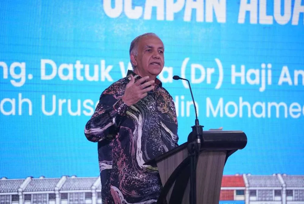 Ameer ketika berucap dalam majlis pelancaran Jom Lokal: Ikon Lokal pada Khamis lalu.