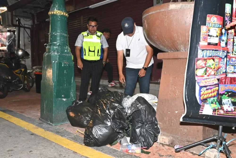 MBPP mengenal pasti tujuh lokasi yang menjadi tempat longgokan sampah haram di kawasan Little India. Foto MBPP