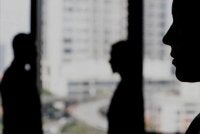 Apabila kepercayaan isteri sudah retak, bukan mudah untuk membinanya semula. - Gambar hiasan