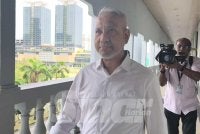 Mohd Zaid hadir ke Mahkamah Sesyen Kuala Lumpur pada Khamis.