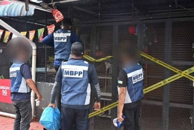 Empat premis milik warga asing ditutup dan disita dalam operasi yang dijalankan pada Selasa. Foto MBPP