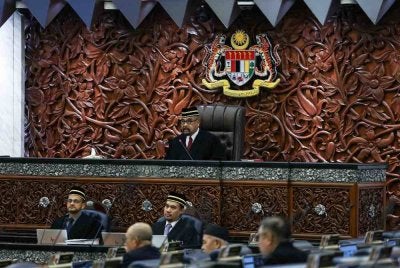  Dewan Rakyat hari ini meluluskan Rang Undang-Undang (RUU) Perbekalan 2027 (Belanjawan 2027) pada peringkat dasar selepas dibahaskan bermula dari 12 Oktober.