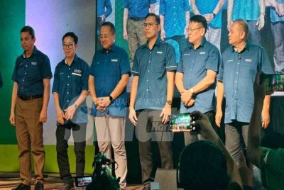  Perikatan Nasional (PN) secara rasmi mengumumkan akan bertanding di enam daripada 24 kerusi Dewan Undangan Negeri (DUN) pada Pilihan Raya Negeri (PRN) Melaka ke-16 yang akan berlangsung pada 14 November ini.
