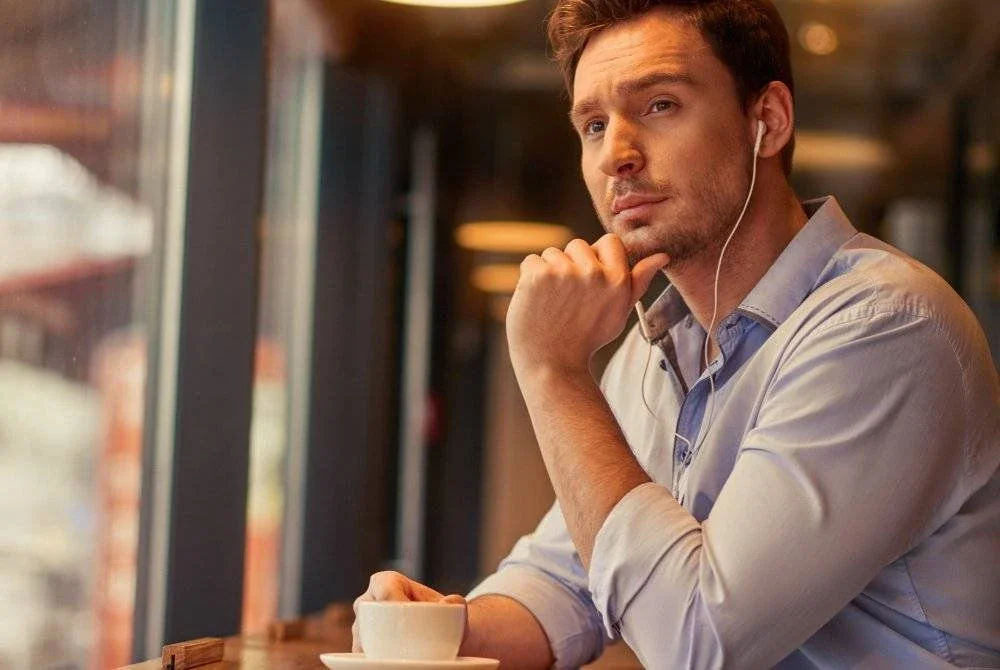TREND sekarang ramai yang 'healing' dengan secawan kopi.