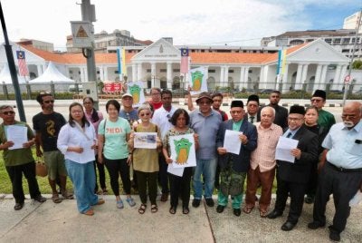 12 NGO mendesak kerajaan negeri menubuhkan Suruhanjaya Siasatan Negeri (SCI) dengan segera bagi menyiasat tragedi tanah runtuh di Paya Terubong. 
