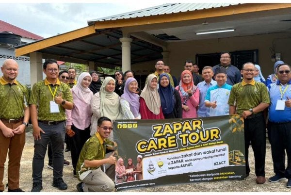 Program Zakat Perak Al Ridzuan (Zapar) Care Tour 2.2 (ZACT 2.2) menyaksikan penglibatan 11 syarikat korporat yang diberi peluang meninjau kehidupan golongan asnaf serta melihat sendiri pelaksanaan agihan bantuan zakat.