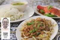 Nasi ayam RM5 di Shah Alam mencetuskan persoalan mengenai kemampuan Malaysia mengekalkan harga makanan berpatutan ketika harga komoditi global dijangka terus meningkat.