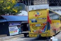 Mangsa maut selepas dilanggar sebuah bas ketika melintas di Jalan Masjid Abidin berhampiran laluan masuk Terminal Bas Majlis Bandaraya Kuala Terengganu (MBKT) di sini tengah hari Jumaat.