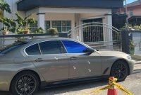 Terdapat empat kesan tembakan pada sebuah kereta BMW yang dipercayai dilakukan dua lelaki dalam kejadian di Taman Hijau, Kampung Koh di sini pada Jumaat.
