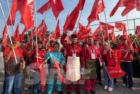Yunazri bersama penyokong PH. Foto SINAR HARIAN/NORAFIZA JAAFAR