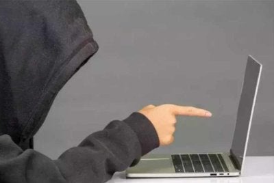 Seorang pengikut mendakwa kerugian lebih RM290,565. Foto hiasan: Agensi