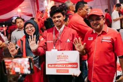 Mukhlis Mubin muncul calon paling muda pada PRN Melak. Foto Facebook Mukhlis Mubin